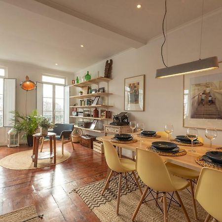 Fantastic Family Apartment In Estrela Lisbon Exterior photo